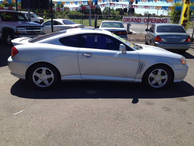 Hyundai Tiburon 2004 photo 4