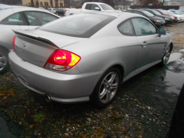 Hyundai Tiburon 2005 photo 2