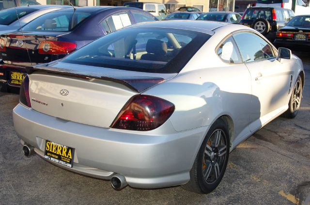 Hyundai Tiburon 2005 photo 1