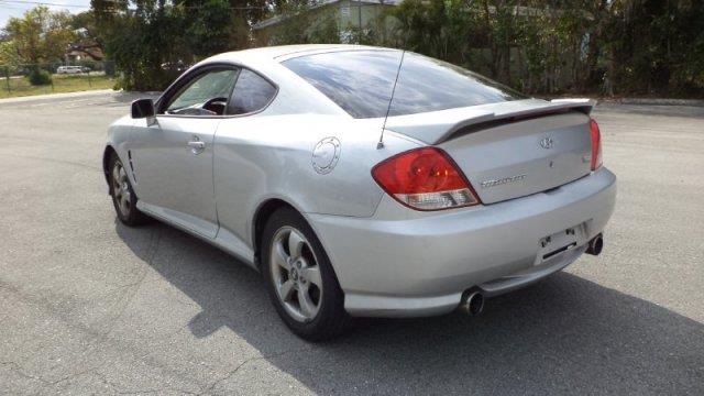 Hyundai Tiburon 2005 photo 2