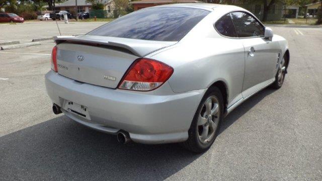 Hyundai Tiburon 2005 photo 3