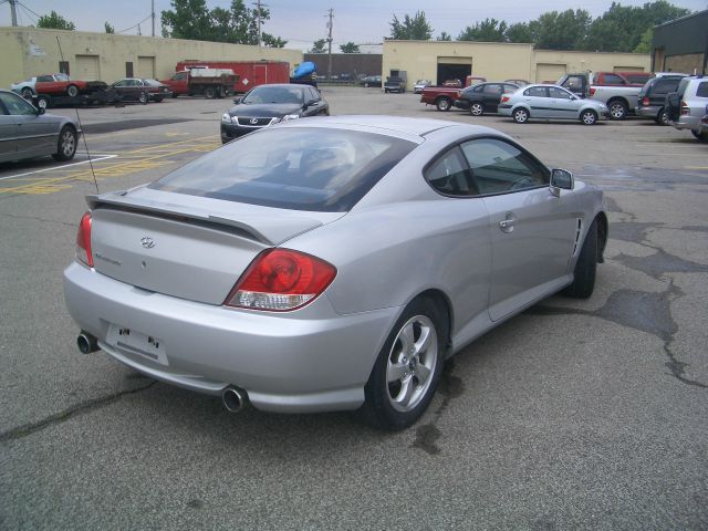 Hyundai Tiburon 2005 photo 1