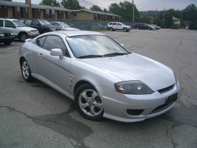 Hyundai Tiburon 2005 photo 3