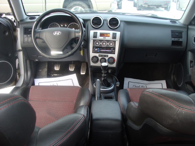 Hyundai Tiburon 2006 photo 2