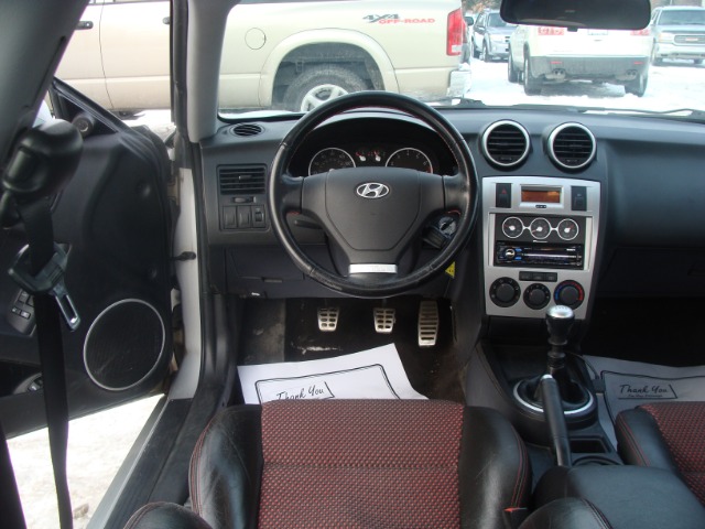 Hyundai Tiburon 2006 photo 3