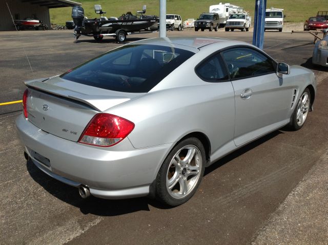 Hyundai Tiburon 2006 photo 2