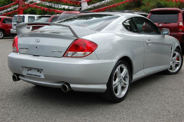 Hyundai Tiburon 2006 photo 2