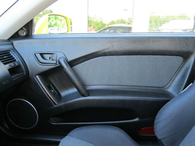 Hyundai Tiburon 2006 photo 1