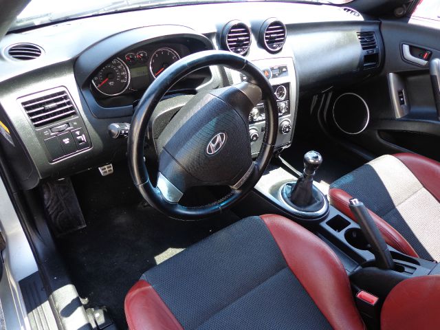 Hyundai Tiburon 2007 photo 2