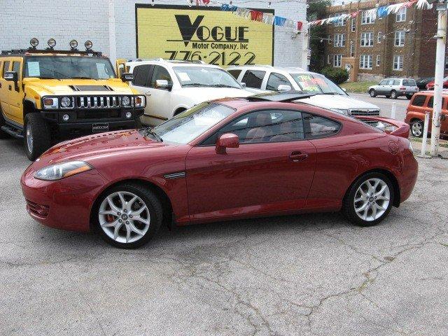 Hyundai Tiburon 4dr Sdn 300 RWD Sedan Coupe