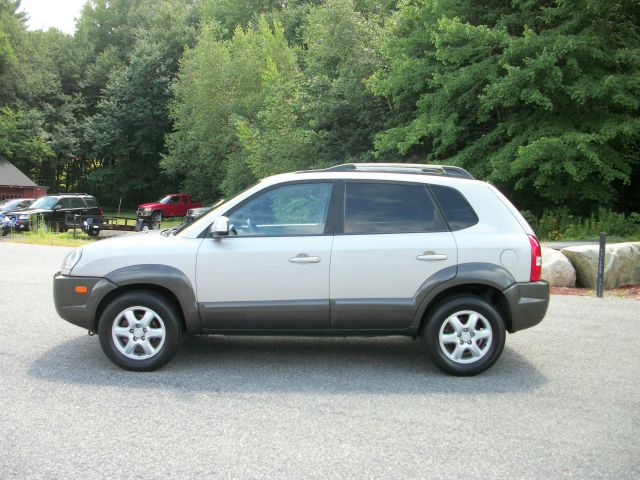Hyundai Tucson 2002 Saturn SUV