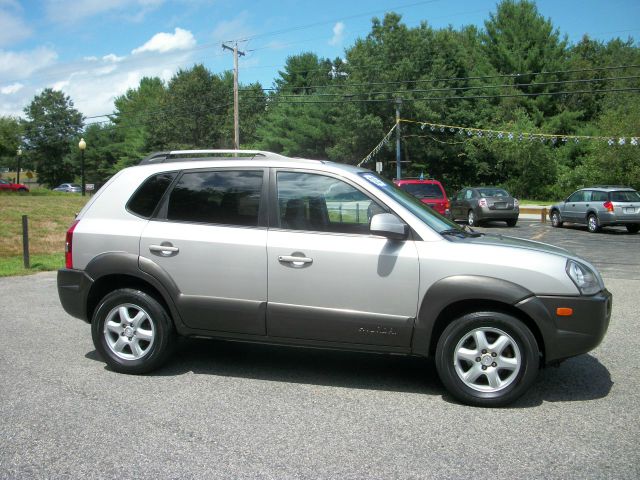 Hyundai Tucson 2005 photo 1