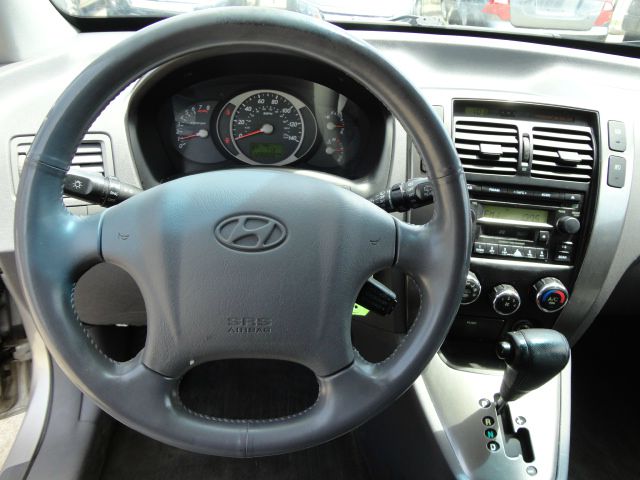 Hyundai Tucson 2005 photo 18