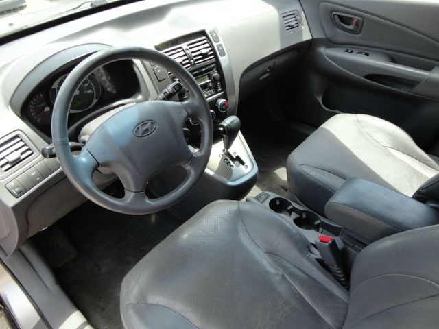 Hyundai Tucson 2005 photo 21
