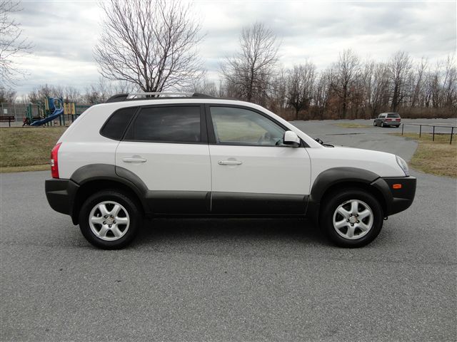 Hyundai Tucson 2005 photo 19