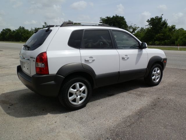 Hyundai Tucson 2005 photo 2