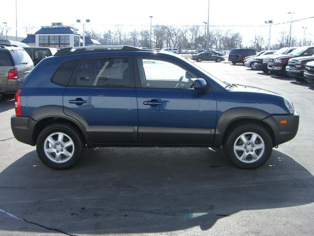 Hyundai Tucson 2005 photo 2