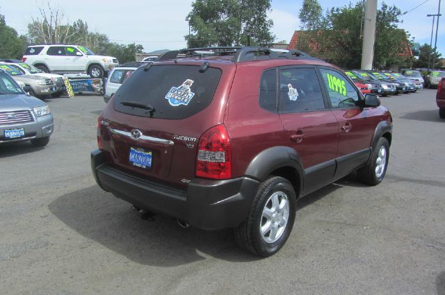 Hyundai Tucson 2002 Saturn SUV