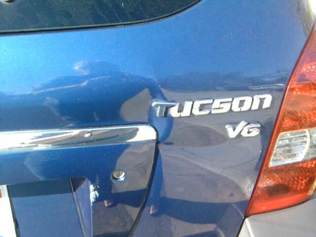 Hyundai Tucson 2WD Crew Cab 143.5 Inch SLE Truck SUV