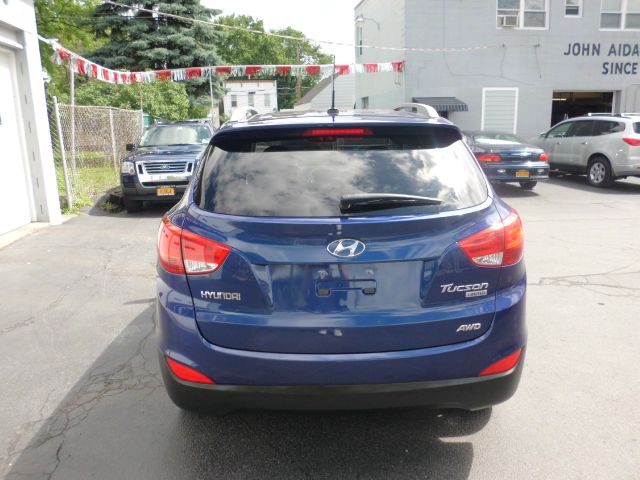 Hyundai Tucson 2011 photo 1