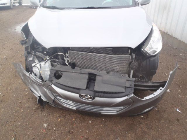 Hyundai Tucson 2011 photo 1