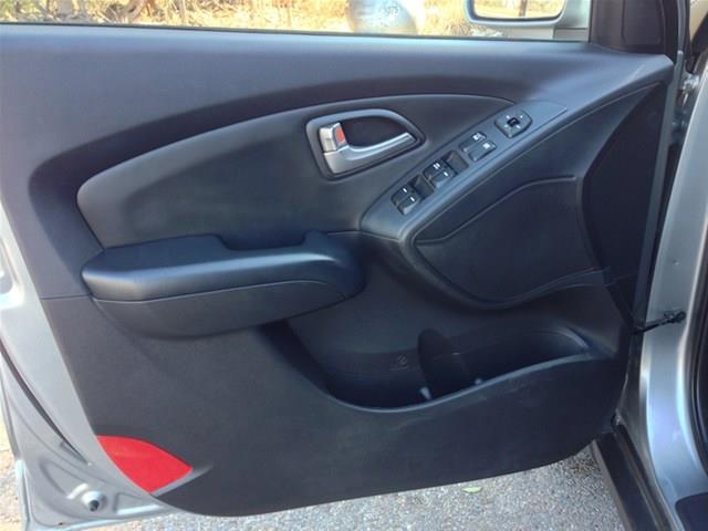 Hyundai Tucson 2DR 3.8 GRD TOUR AT SUV