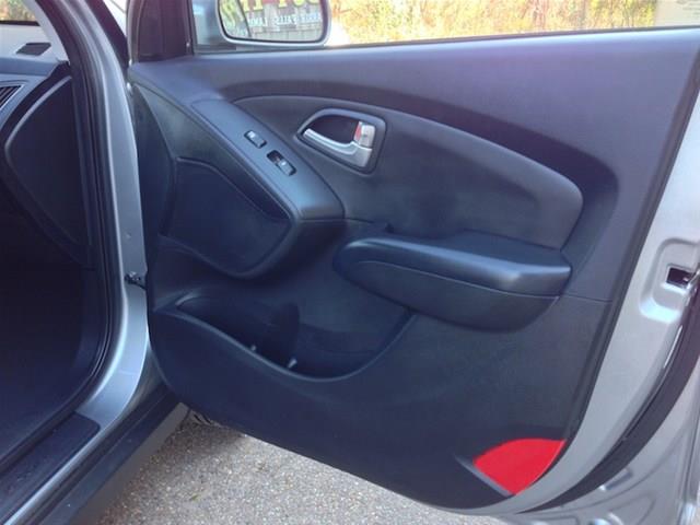 Hyundai Tucson 2011 photo 19