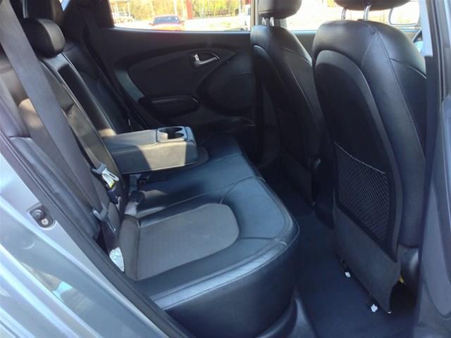 Hyundai Tucson 2011 photo 2