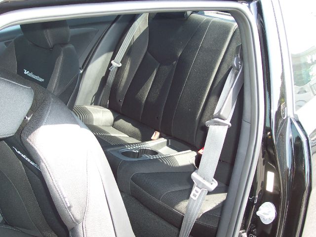 Hyundai Veloster Base Hatchback