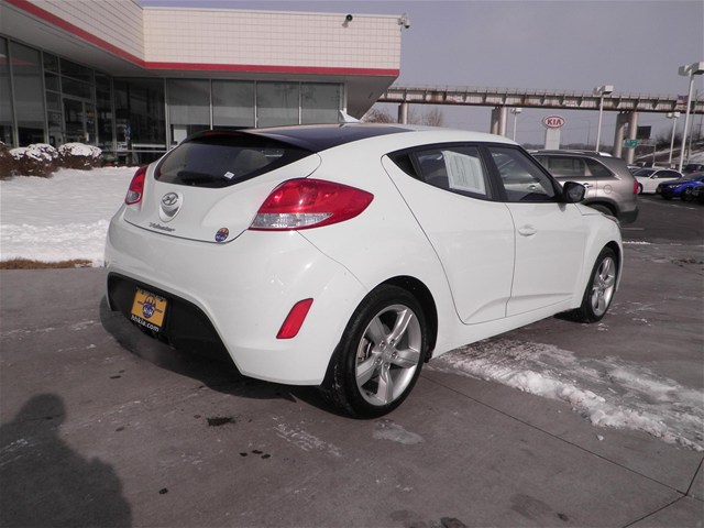 Hyundai Veloster 2012 photo 2