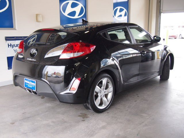 Hyundai Veloster Base Unspecified
