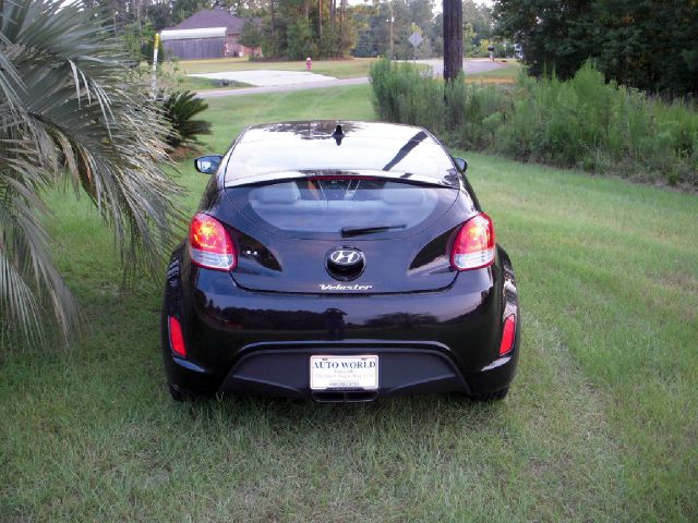 Hyundai Veloster 2013 photo 2