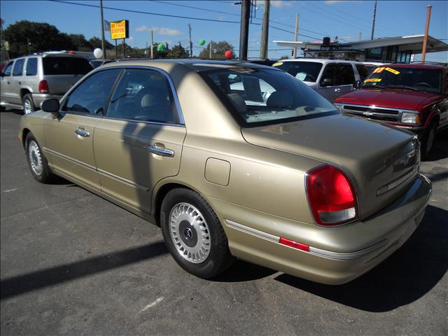 Hyundai XG300 2001 photo 1