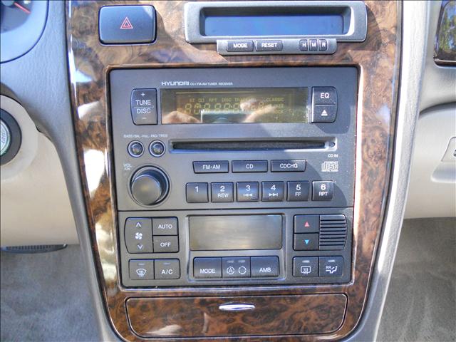 Hyundai XG300 2001 photo 3