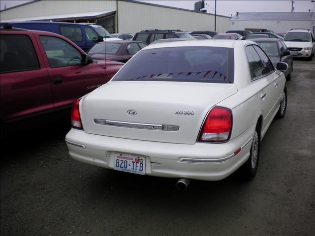 Hyundai XG300 2001 photo 1