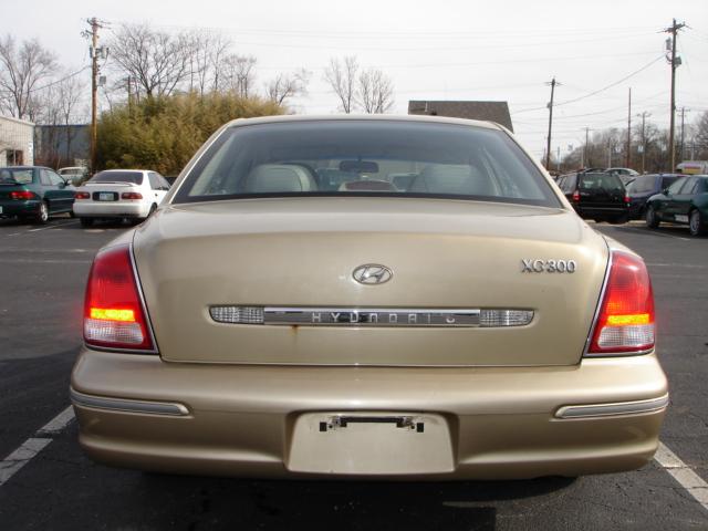 Hyundai XG300 2001 photo 3