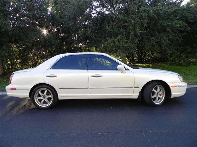 Hyundai XG300 2001 photo 1