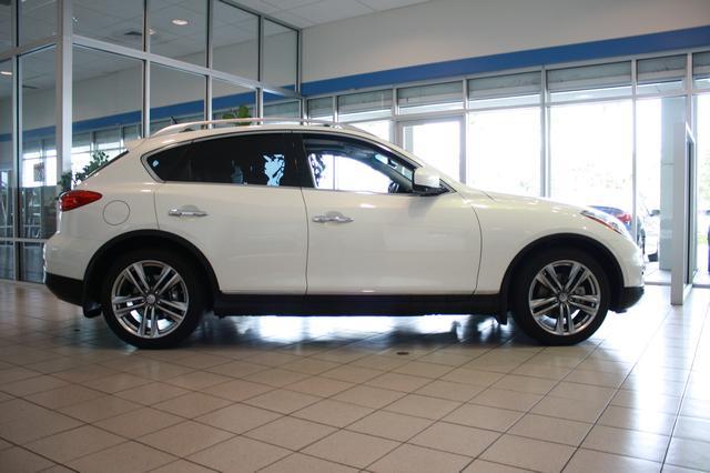 Infiniti EX35 2011 photo 2