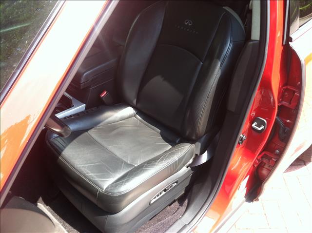 Infiniti FX 2004 photo 2