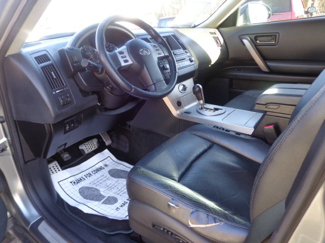 Infiniti FX35 2003 photo 2