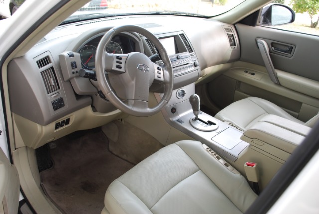 Infiniti FX35 2004 photo 4