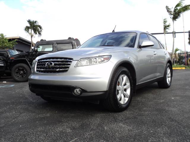 Infiniti FX35 2004 photo 2