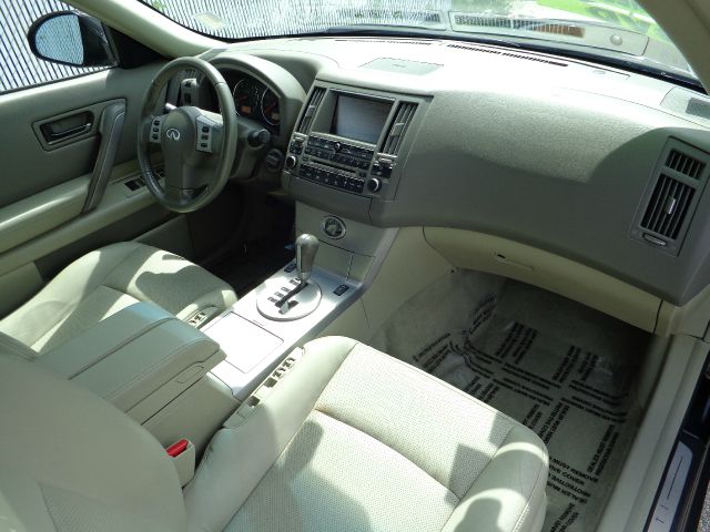 Infiniti FX35 2004 photo 19