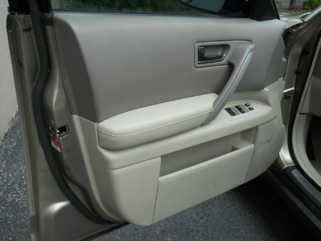 Infiniti FX35 2004 photo 6