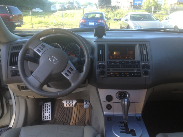 Infiniti FX35 2004 photo 4