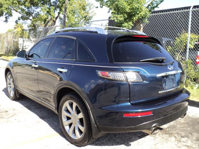 Infiniti FX35 2005 photo 2