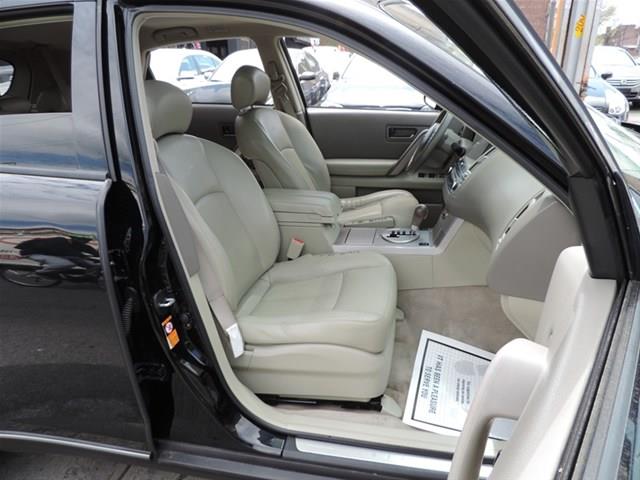 Infiniti FX35 2005 photo 2