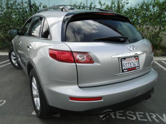 Infiniti FX35 2005 photo 2
