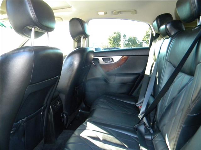 Infiniti FX35 2009 photo 2