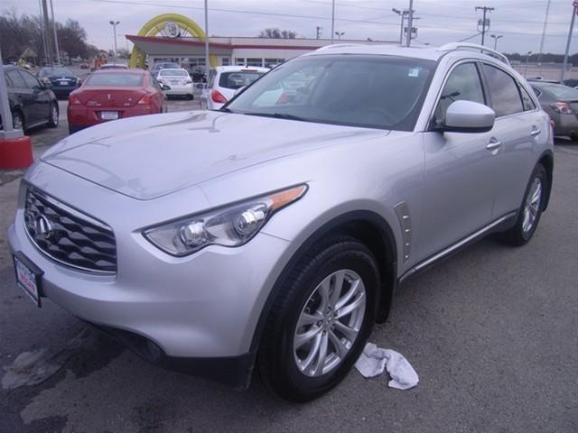 Infiniti FX35 2010 photo 2